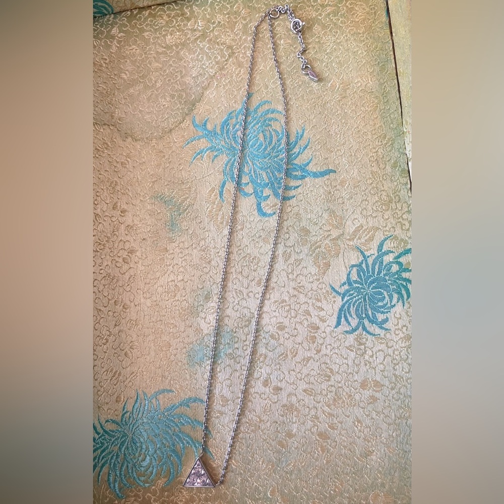 Fossil Silver Tone Necklace w. Sparkle Pendant